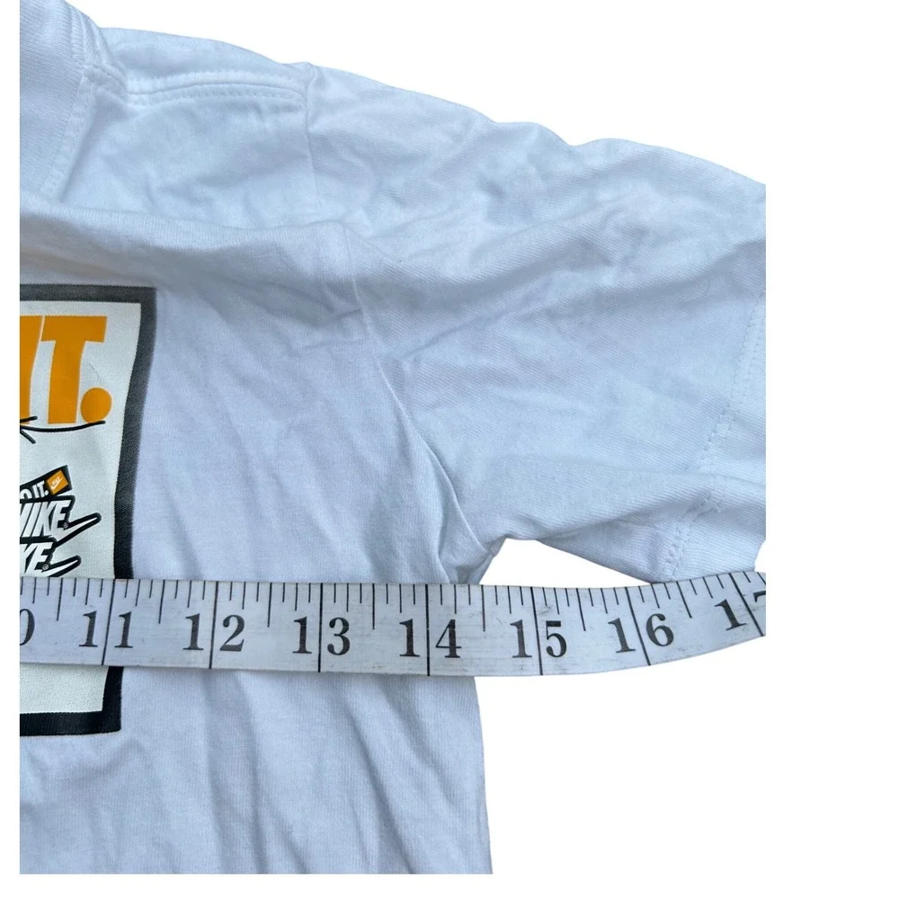 Nike Boys Just Do It Graphic T-Shirt White Short Sleeve Crewneck Size Small